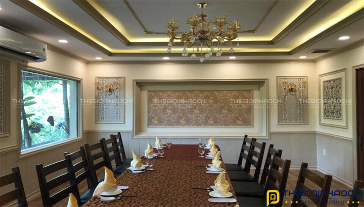 phào chỉ trần nhựa đẹp giả gỗ màu beige